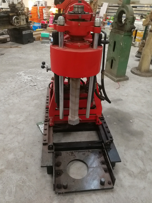 XY-100液壓地質(zhì)勘探鉆機